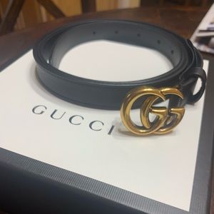 Gucci leather belt with double G buckle